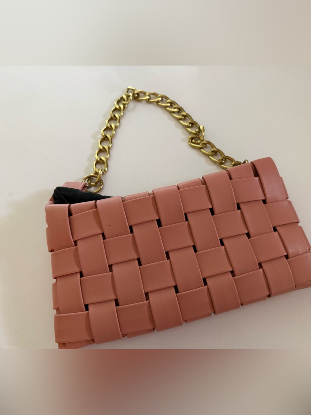 Woven Pink Shoulder Bag with Gold Chain